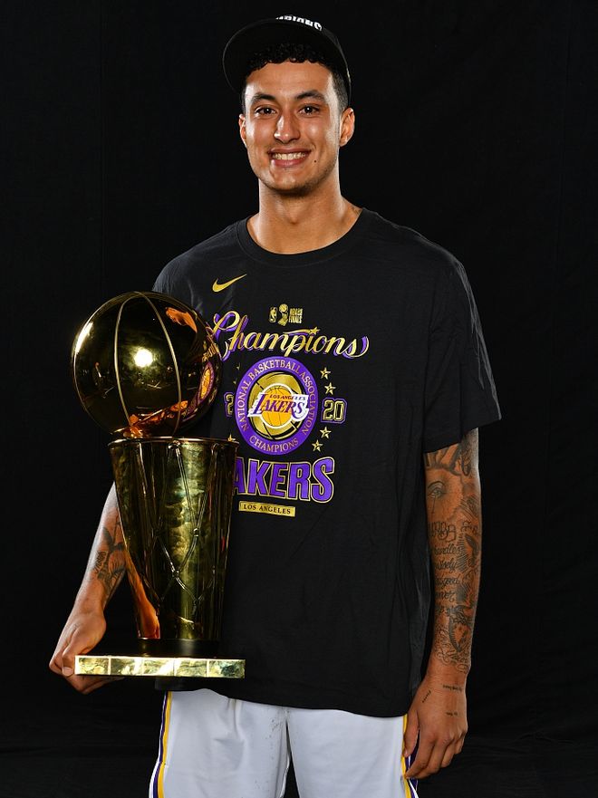 关于转折点纽卡斯尔官宣签约，NBA常规赛集结日攻防权衡，赛场秩序良好，纪律约束更严格的信息